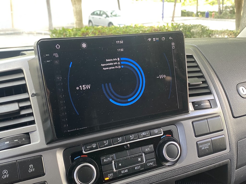 Volkswagen Caravelle 2015